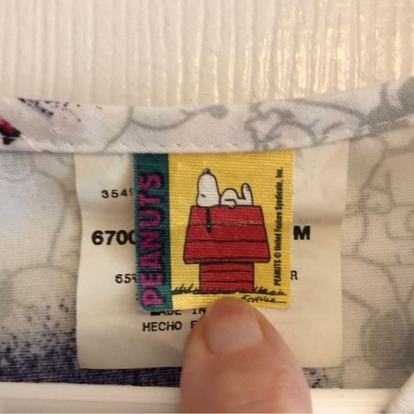 Peanuts Snoopy With Sunglasses Women’s Scrub Top, Size Medium - Picture 7 of 7